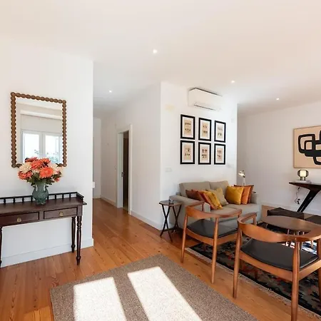 Liberdade Great Bright With Ac Elevator Garage Lägenhet